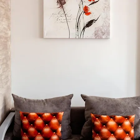з парковкою Apartment *